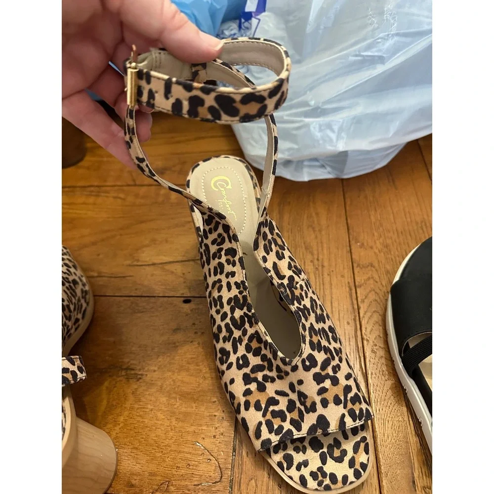 c comfort est 1946 leopard print sandals‎ 11
